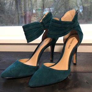 Gianni Bini emerald high heels